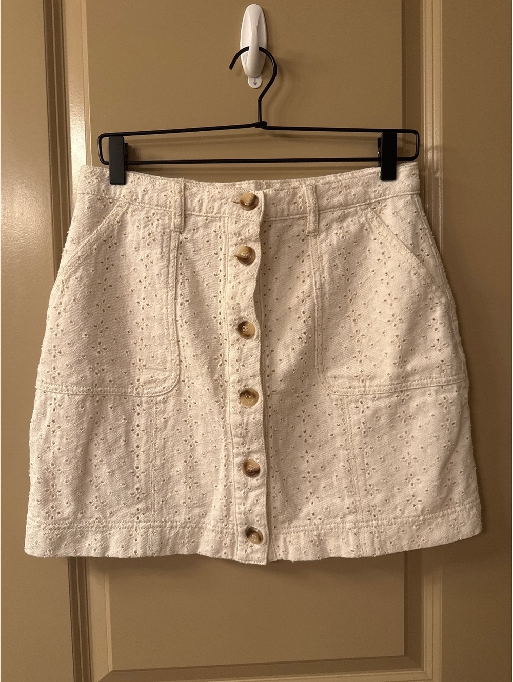 MINKPINK Cream Eyelet Button-Front Mini Skirt Size S